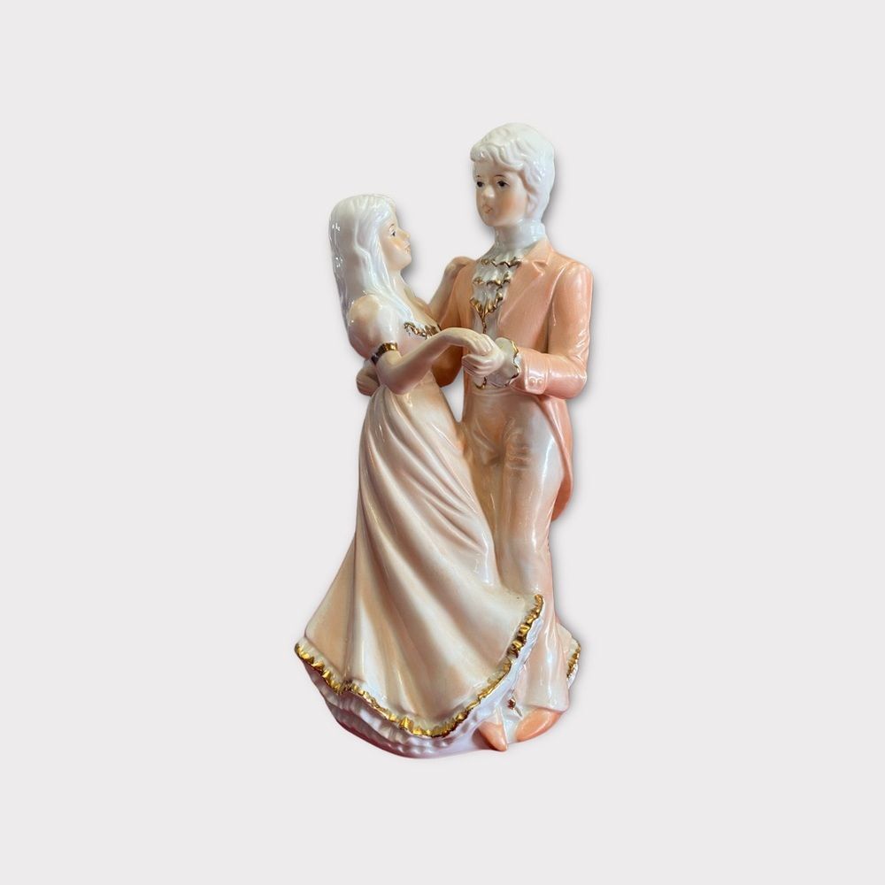 Vintage | Couple Dancing Statue